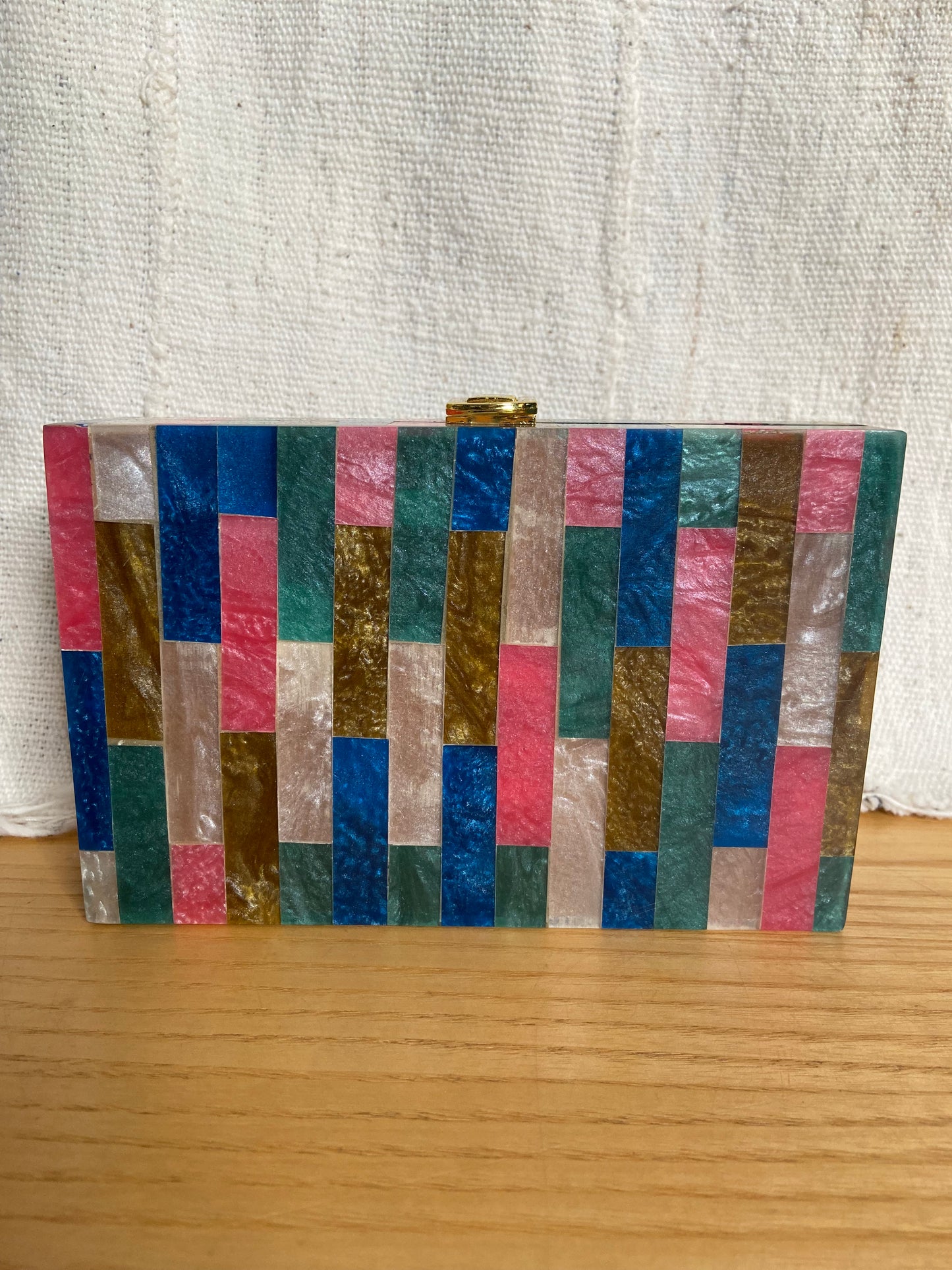 Happy Blues Resin Box Clutch(triag design)