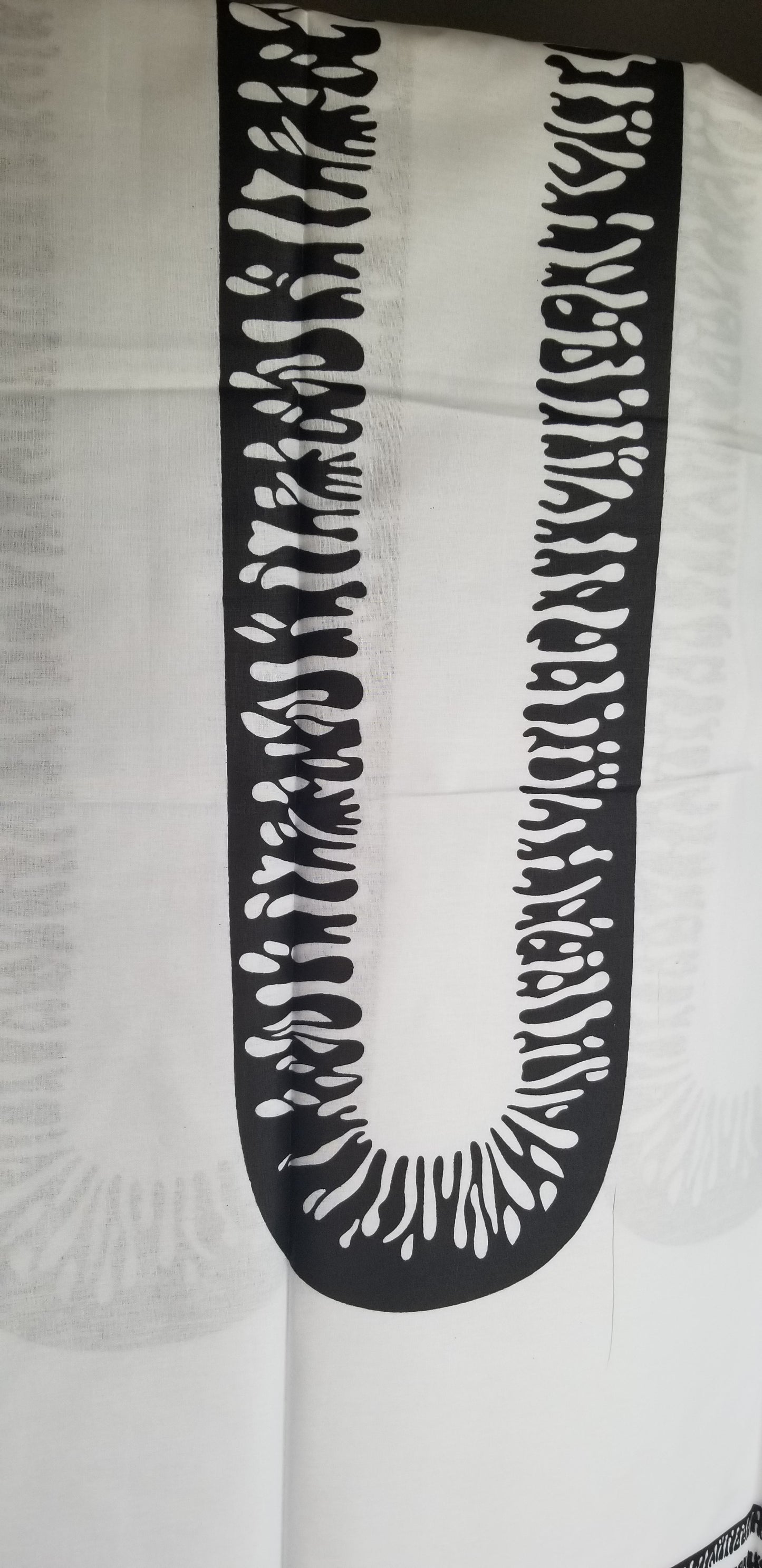 Black and white Bold Design motif