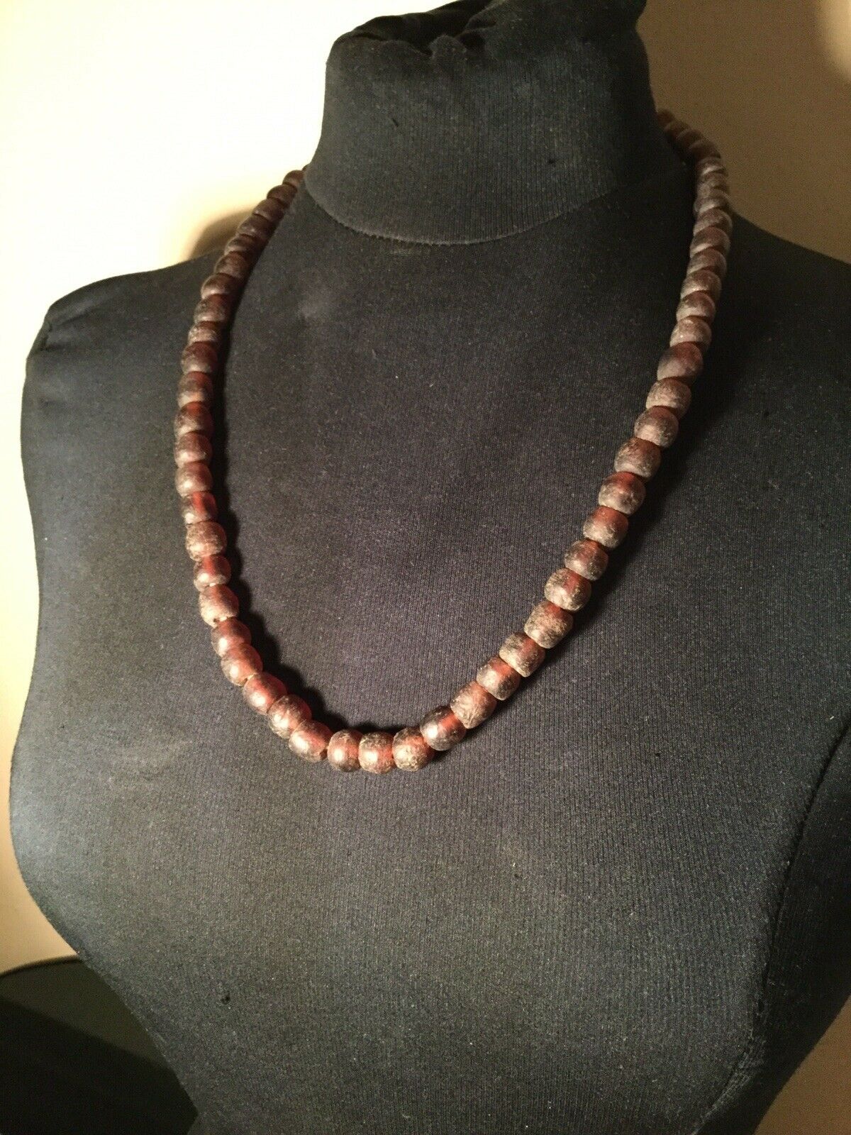 SINGLE STRAND SEA GLASS BEADED NECKLACE