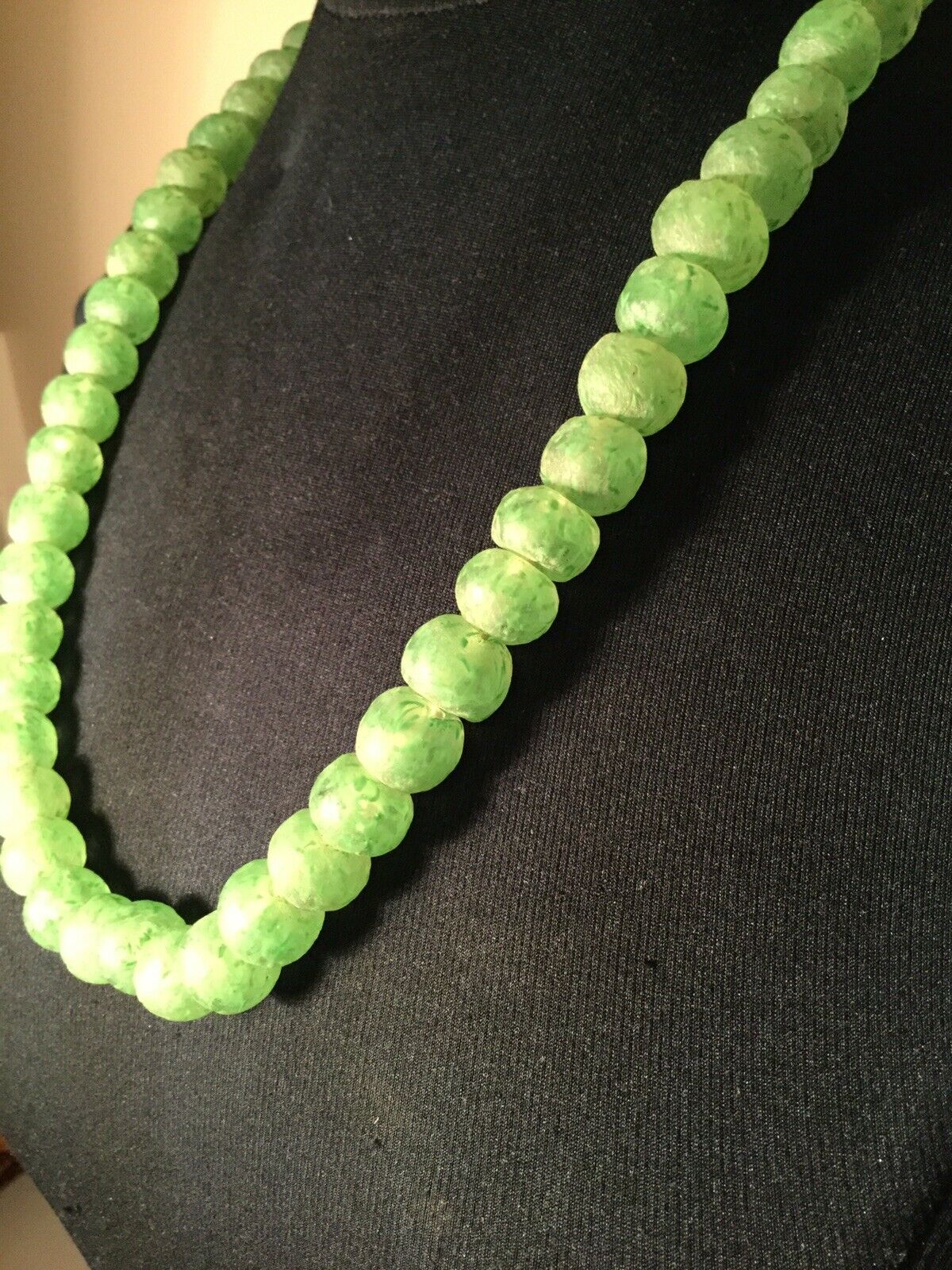 SINGLE STRAND SEA GLASS BEADED NECKLACE