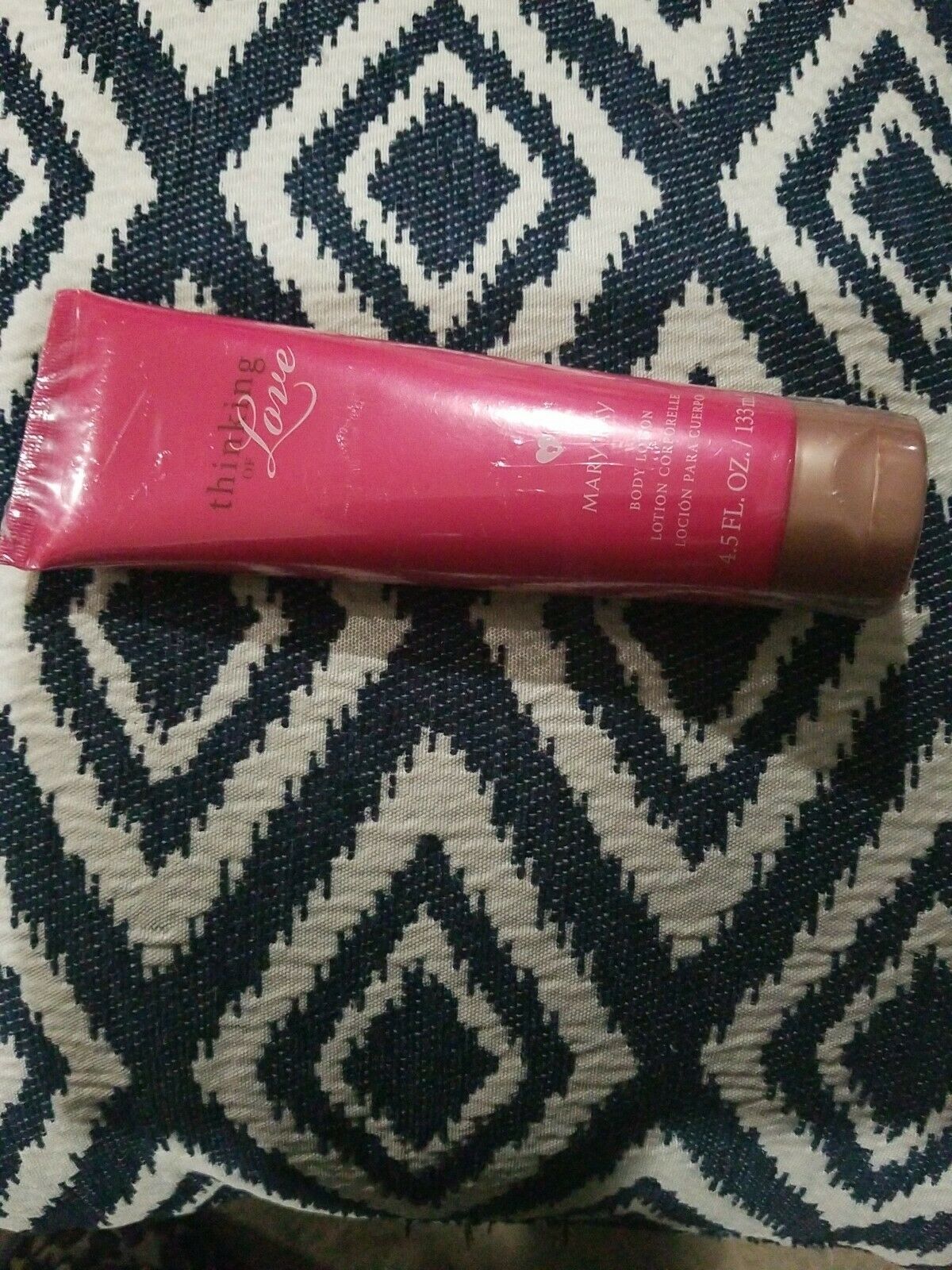 Mary Kay THINKING OF LOVE Body Lotion, Full Size 4.5 fl oz,Sealed. RARE!!
