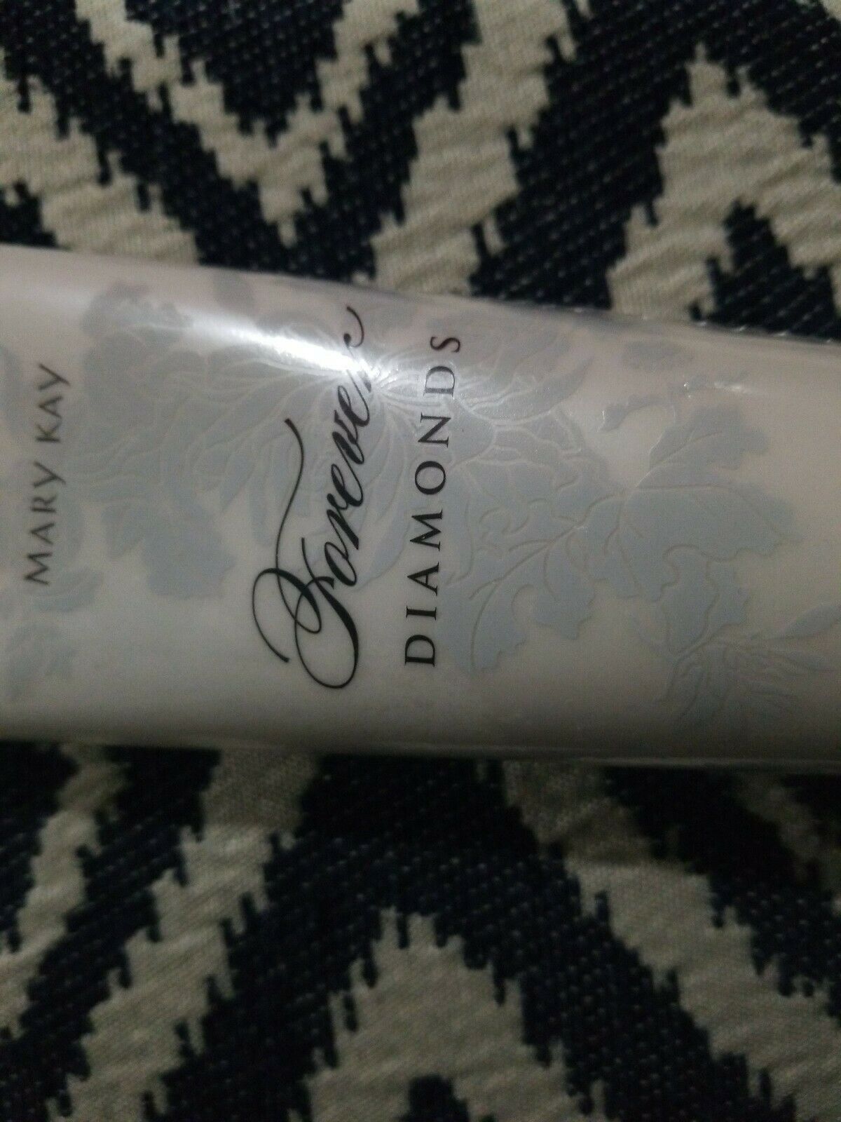 New & Sealed Mary Kay Forever Diamonds Body Lotion 4.5 fl oz ~ Quick Shipping