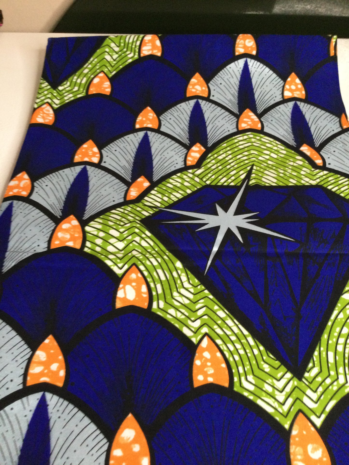 Starburst white and navy